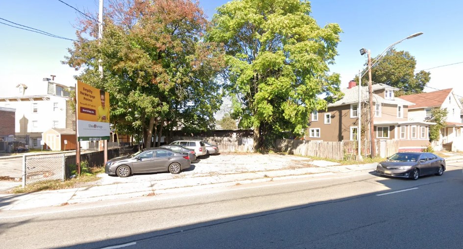 Warehouse for Sale in 406 Maple Street New York 12601